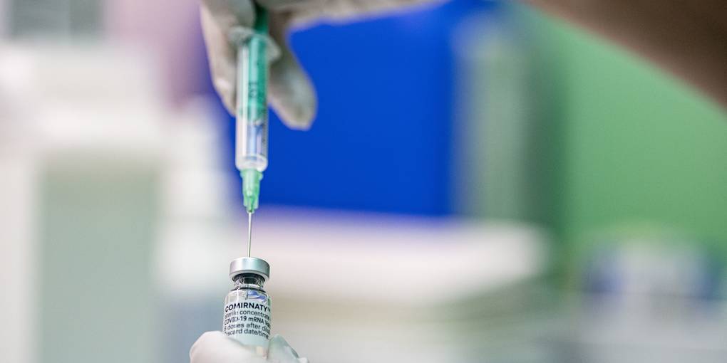 Biontech Impfstoff Studie Zu Langzeitfolgen Heiss Diskutiert